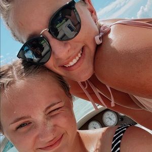 Meet your Posher, Savannah